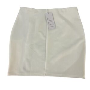 Cantonwalker Women's‎ white miniskirt size med